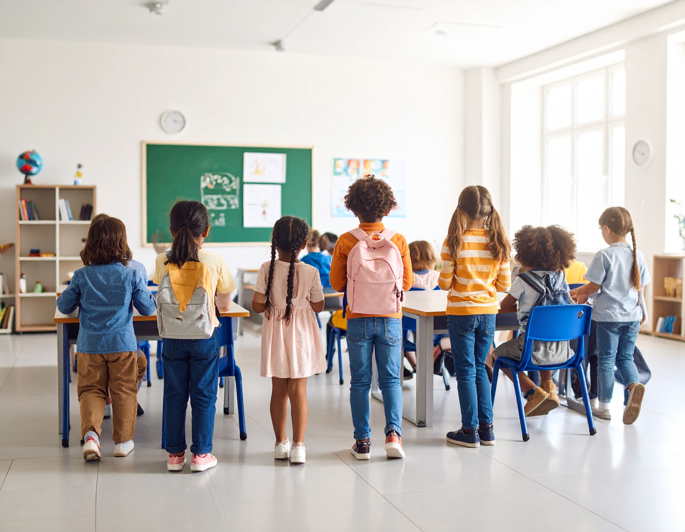 Dil egzersizleri etkinliği sırasında sınıfta aktif katılım gösteren öğrenciler